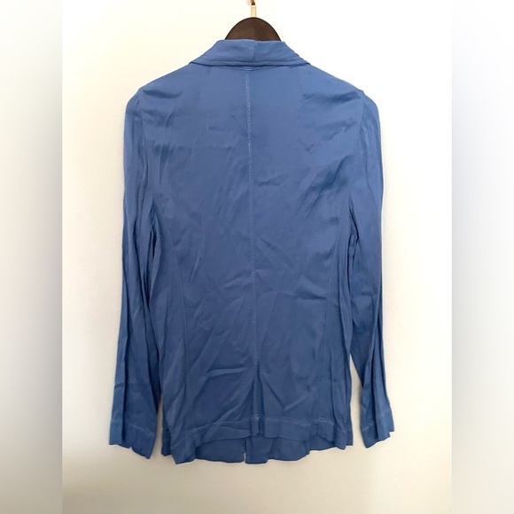 $595 Raquel Allegra Washed Satin Shawl Blazer Periwinkle Blue Small - Picture 7 of 8